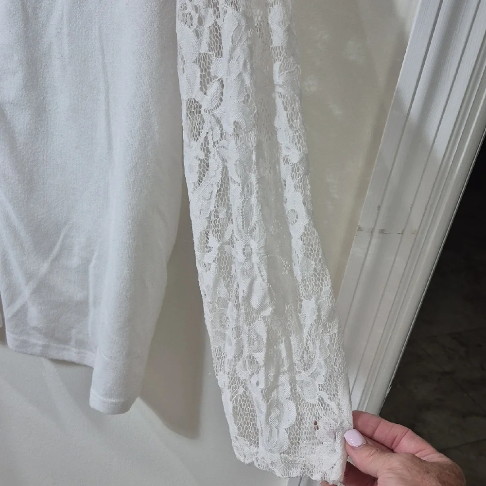 Womens Plus 3X White Lace Sleeve Women's Blouse - Picture 3 of 12